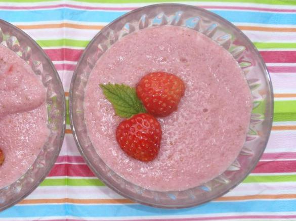 Erdbeer Grießpudding