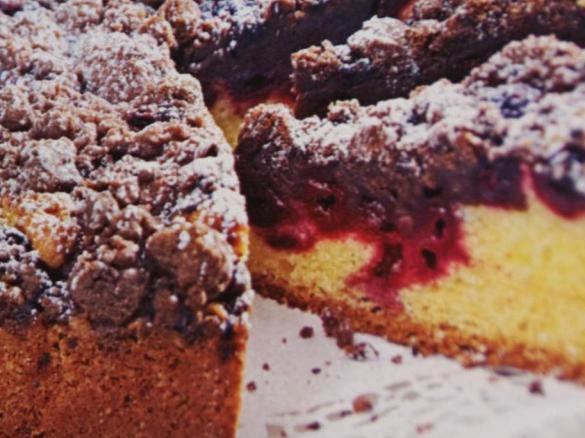 Kirschkuchen mit Schokostreuseln