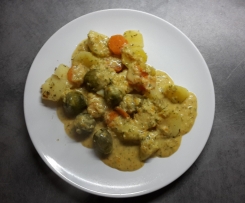 Kartoffeln und Rosenkohlgemüse mit Käsesoße