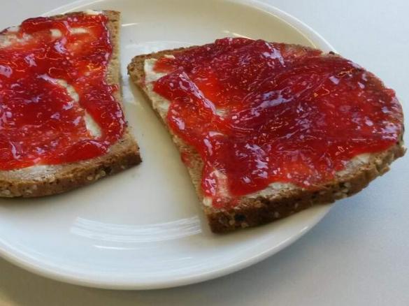 Erdbeermarmelade mit Limettensaft