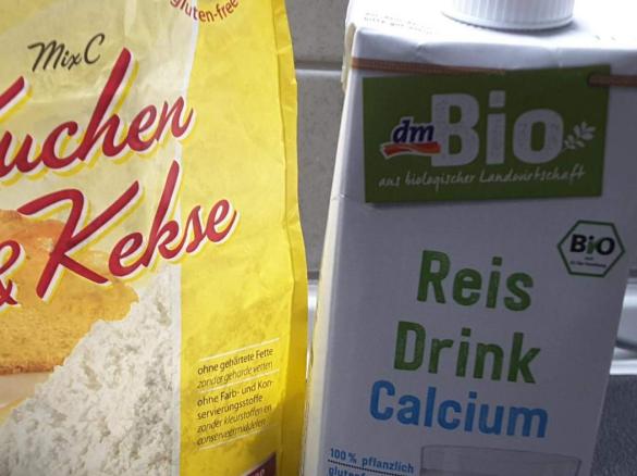 Glutenfrei, vegane Muffins oder Kuchen im Glas Marmorkuchen 