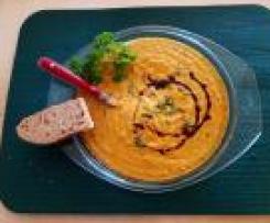 Karotten-Ingwer-Suppe mit Rosinen