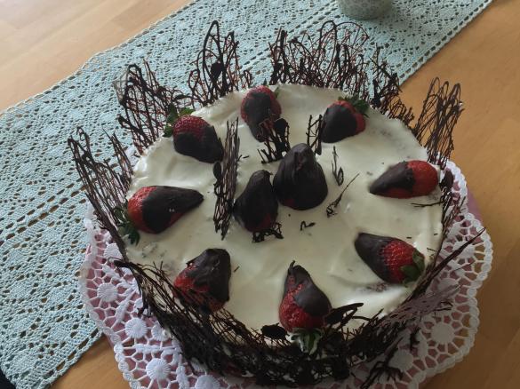 Erdbeer Sahne Schoko Torte