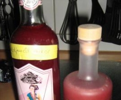 Erdbeer oder Waldbeer Frucht-Likör