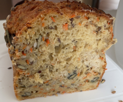 Karotten-Dinkel-Brot
