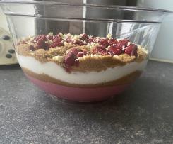 Luftiges Himbeer-Bananen Dessert mit Spekulatius