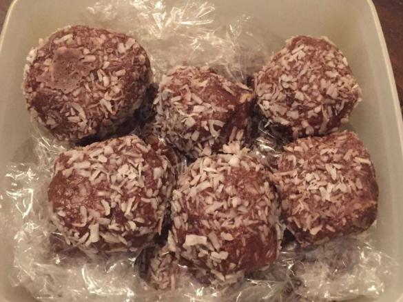 Energy Balls nach Ella Woodward,glutenfrei, zuckerfrei und vegan möglich