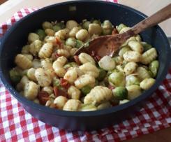 Gnocchi Pfanne mit Rosenkohl