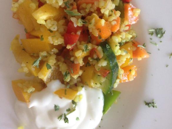 Bulgur-Salat mit Paprika (orientalisch)