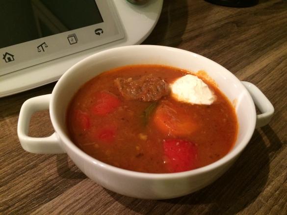 Gulaschsuppe ohne Alkohol (Low carb)