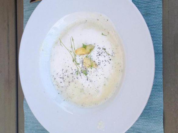 Leichte Spargelsuppe mit Orangensaft
