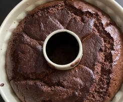 Schneller Schoko-Apfel-Walnuss-Gugelhupf