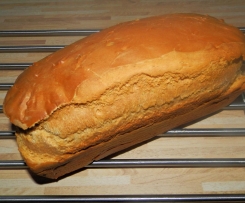 Helles Dinkelbrot ,fein gemahlenes Mehl