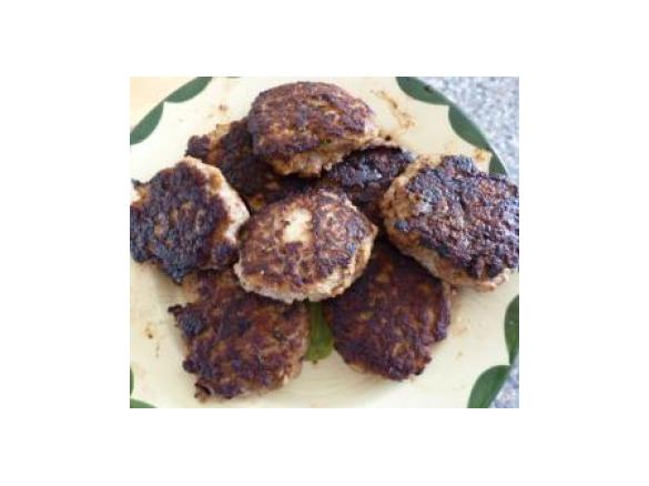 Hackfleischbällchen mit Schafskäse (Frikadellen)