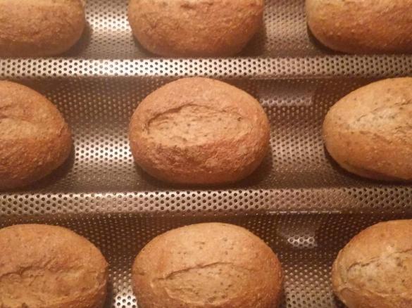 Chiasamen-Dinkelvollkornbrötchen