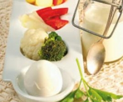 Gemüseplatte mit Eiern