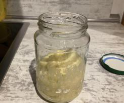 Knoblauch haltbar machen einsalzen Knoblauchsalz