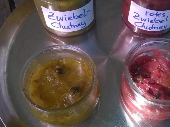 gelbes Zwiebelchutney