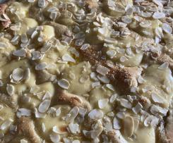 Butter-Puddingkuchen mit Apfelfüllung