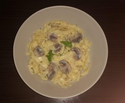 Bandnudeln mit Pilzen * Champignons * Steinpilze