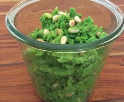 Erbsen-Minze Aufstrich mit Pinienkernen