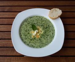 Schnelle Rahm-Spinatsuppe mit Schmelzkäse low carb