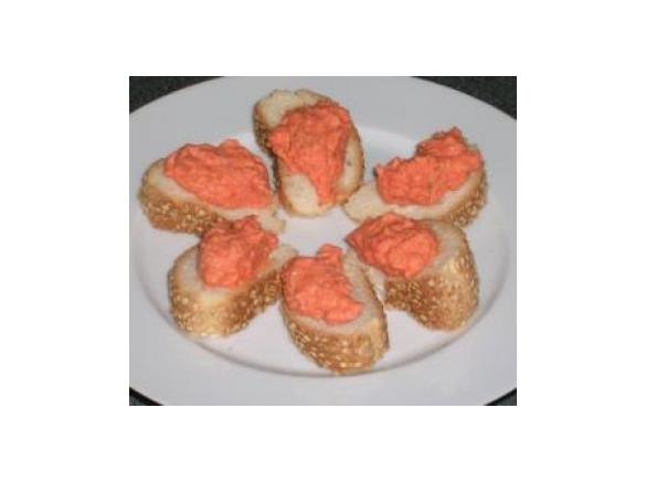 griechischer Brotaufstrich (Paprika-Fetakäse)