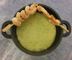 Kresse-Wasabi-Suppe mit Garnelenspießen