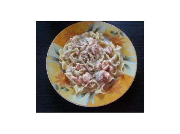Bandnudeln in leichter fettarmer Lachs-Sahne(Milch)-Soße
