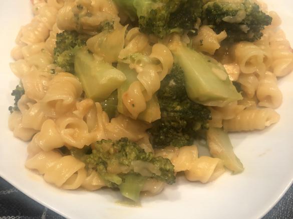 One Pot Pasta mit Brokkoli