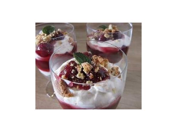 Kirsch-Käsekuchen-Dessert im Glas (ohne Backen)