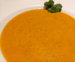 Paprika-Karotten-Koriander-Suppe 