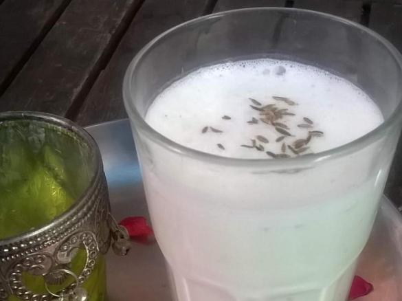 Namkin Lassi, indisches würziges Joghurtgetränk
