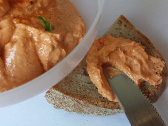 Paprika-Frischkäse-Aufstrich (scharf)