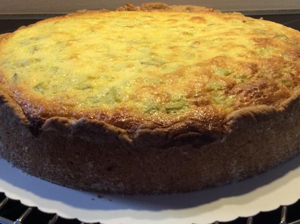 Rhabarberkuchen mit Creme fraiche Haube