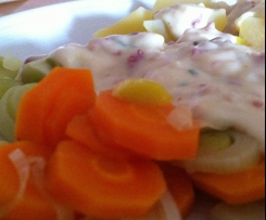 Kohlrabi-Karotten-Lauch-Gemüse in Schinken-Käse-Soße