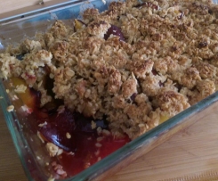 Crumble mit verschiedenen Obstsorten