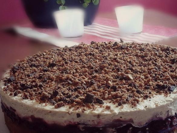 Cappucino-Preiselbeer-Torte