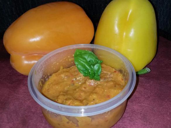 Ajvar-Mus aus Paprika und Auberginen