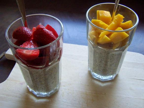 Paleo Kokos- Mango -Chia Pudding