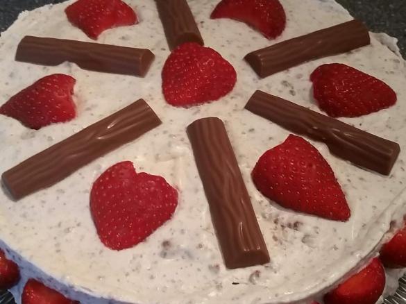 Yogurette - Erdbeer - Torte