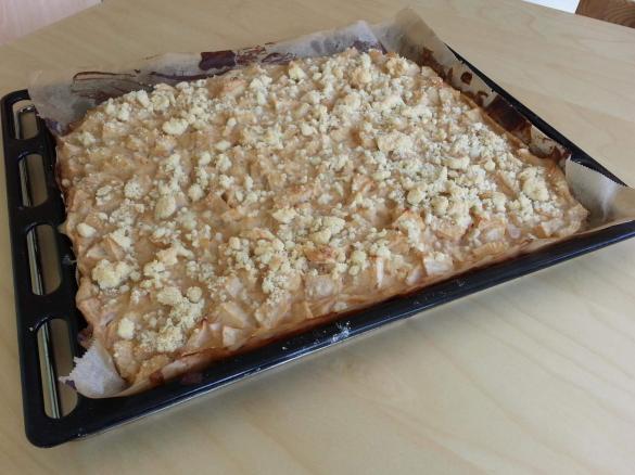 Apfelkuchen mit Schmand und Streuseln