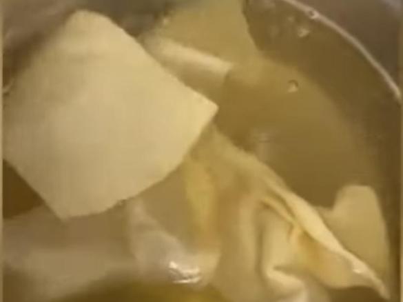 Nudeln für „Beschparmak“ (kasachische Spezialität)