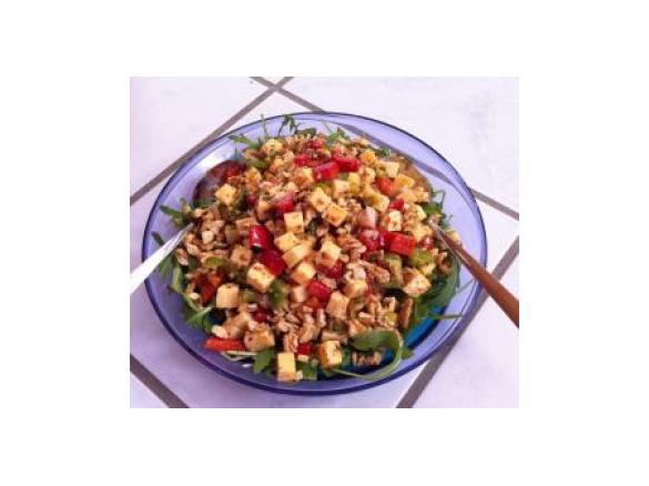 Käsesalat auf Rucola