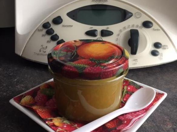 Rhabarber-Mango-Marmelade mit Schuss
