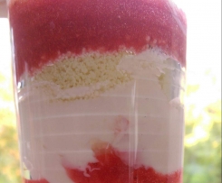 Variation von Erdbeer-Mascarpone Dessert