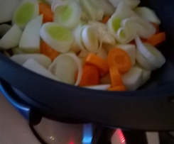 Gemüseplatte mit Putencurry