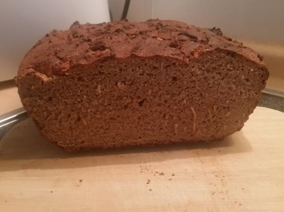 Schlesisches Roggenbrot aus dem Römertopf