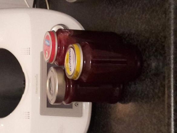 Kirsch-Bananen-Marmelade oder Gelee