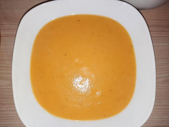 Einfache Kartoffel-Gemüse-Suppe (Resteverwertung)